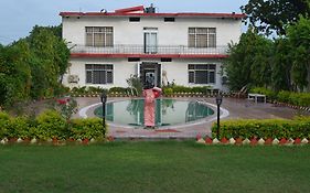 Hotel Nirvana Khajuraho 2* India