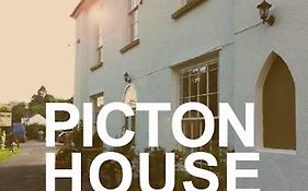 Picton House 4*