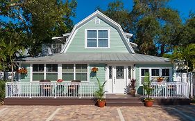 Seaglass Inn Bed And Breakfast