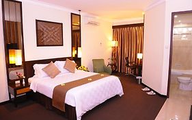 Hotel Plaza Semarang 2*