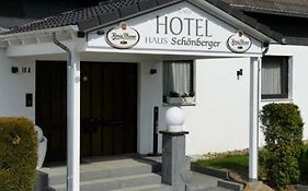 Hotel Garni Haus Schönberger  2*