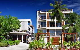 Velana Beach Hotel Maldives 4*