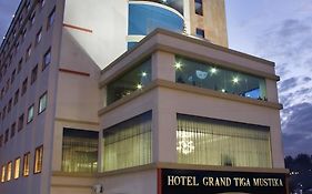 Hotel Grand Tiga Mustika  4*