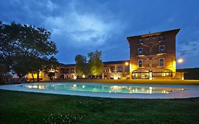 Hotel Tenuta Montemagno  4*