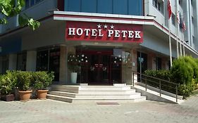 Petek Hotel  3*