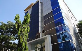 New Leaf Hotel Pune 3*