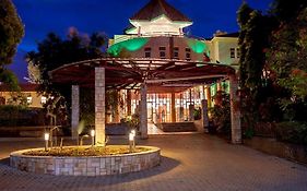 Lake Heights Hotel Entebbe 4*