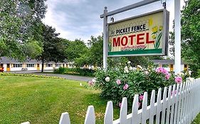 Picket Fence Motel 2*
