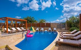 Sunshine Villa With Private Pool By Estia photos Exterior