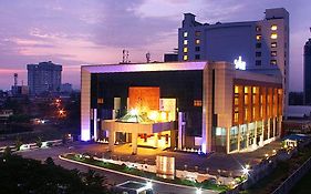 Hotel Gokulam Park Cochin 4*
