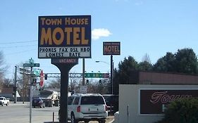 Town House Motor Inn