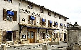 Logis Hôtel Tante Yvonne&son restaurant semi-gastronomique - Lyon Nord