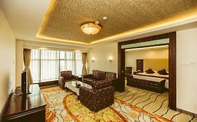 Guihu International Hotel Chengdu 4*