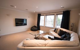 Crown Luxury Serviced Apartment