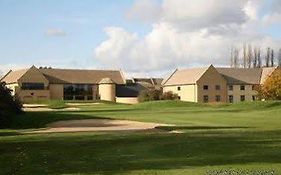 Bicester Golf And Spa 4*