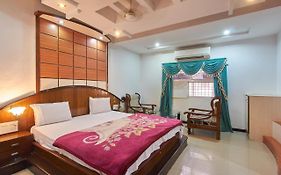 Rahul Hotel Nagpur 2*