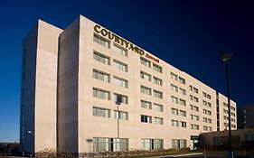 Courtyard By Marriott Montreal Airport