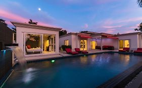 Luxury Pool Villa 54 4br 8-10 Persons Pattaya Thailand