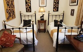 Gothic House Bed & Breakfast East Grinstead 4* United Kingdom