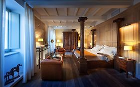 Hotel Relais&chateaux Palazzo Seneca  4*