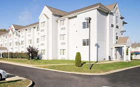 Econo Lodge Inn & Suites Pittsburgh Pa 2*