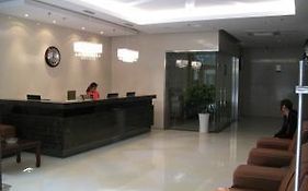 Sirv 1St Business Hotel