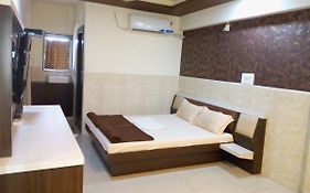 Hotel Gokul Ahmedabad 2*