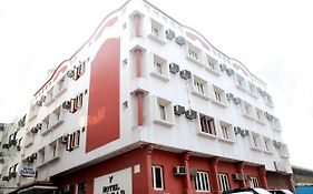 Hotel Yadgar Surat