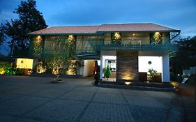 Silver Storm Resort Athirappilly