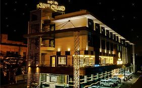 Savvy Grand Hotel Lucknow 4*