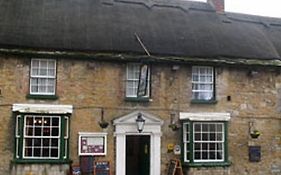 George Hotel Castle Cary 2*