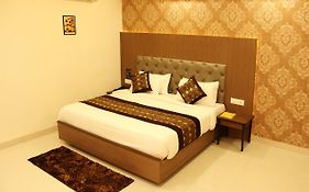 Hotel Delite Grand Jabalpur 3*