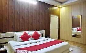 Hotel Vakratunda Dharamshala 3*