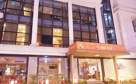 Hotel The Sojourn Kolkata India