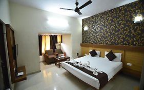 Hotel Vaishnavi Jaipur 2*
