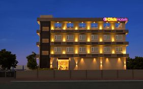 Click Hotel Bhuj 3*