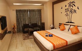 Hotel Madhuvan Palace Varanasi 3*
