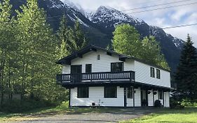 Bear Valley Guesthouse