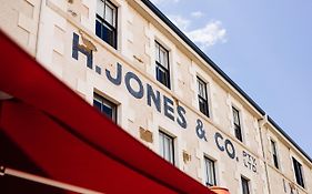 Henry Jones Art Hotel