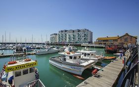 Marina Apartment - Parking - By Brighton Holiday Lets
