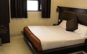Hotel Sunder Palace Dehradun 2*
