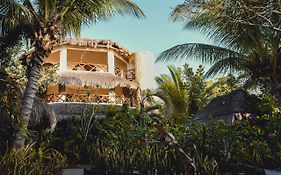 Hotel Casa Takywara Isla Holbox 4* México