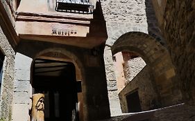 Del Adarve Albarracín 2*