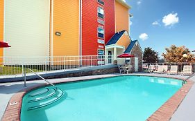 Microtel by Wyndham Pigeon Forge