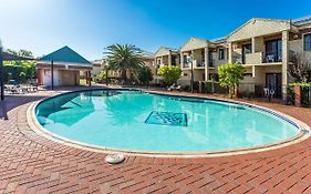 Country Comfort Inter City Hotel Perth 4*