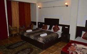 Hotel Auli D Joshimath 2*