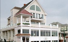 Mcguirk'S Ocean View Hotel & Cottages