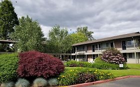 Village Inn Apartments Springfield Oregon