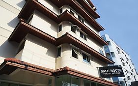 Safe House Hostel Patong