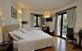 Dryades & Orion Hotel Athens 2* Greece